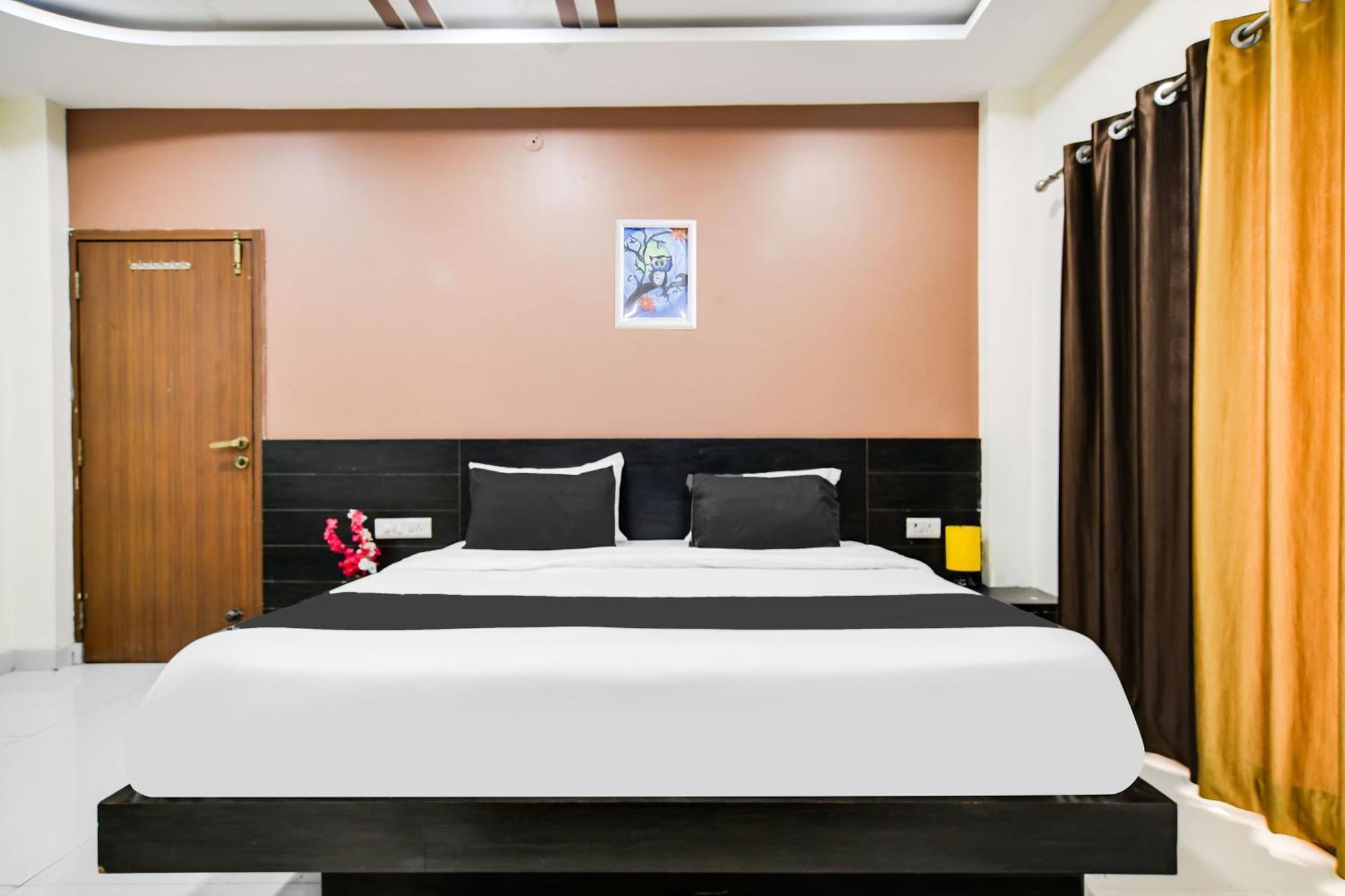 Super Collection O Indore Near Omax City 1 Kanadiya Екстер'єр фото