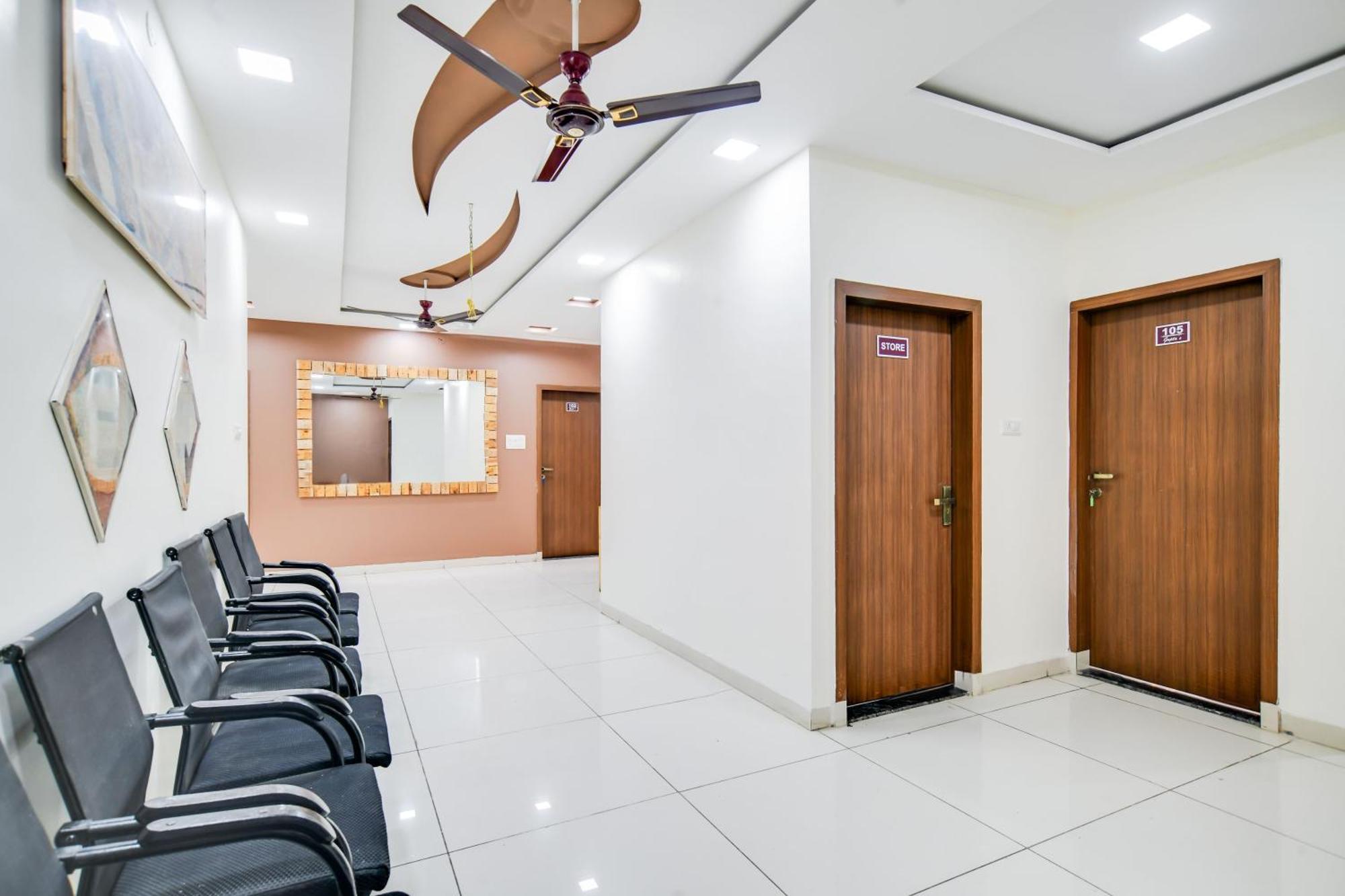 Super Collection O Indore Near Omax City 1 Kanadiya Екстер'єр фото