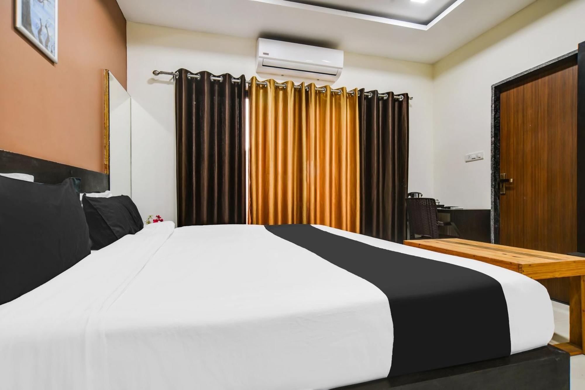 Super Collection O Indore Near Omax City 1 Kanadiya Екстер'єр фото