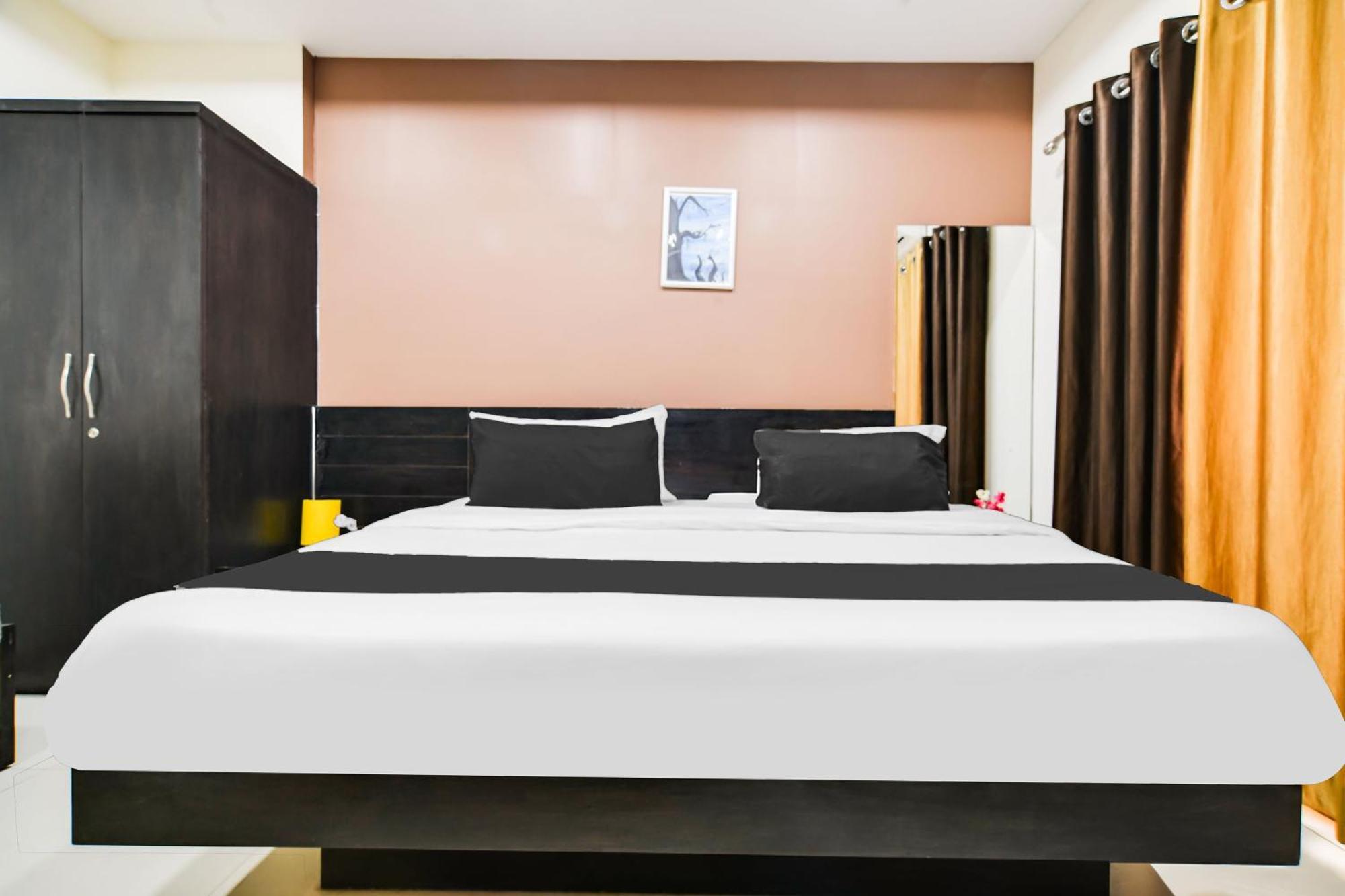 Super Collection O Indore Near Omax City 1 Kanadiya Екстер'єр фото